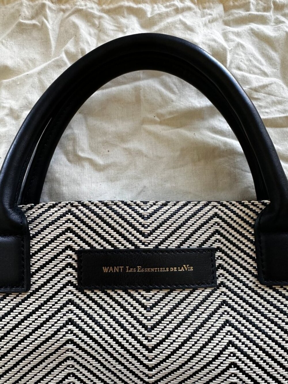 WANT Les Essentiels: Gently Used O'Hare Canvas Tote in Black/Gray Chevron - Picture 4 of 6